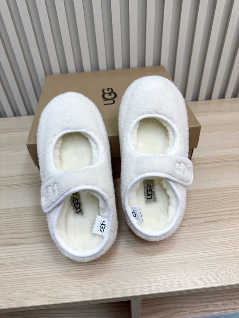 Ugg Flat Shoes